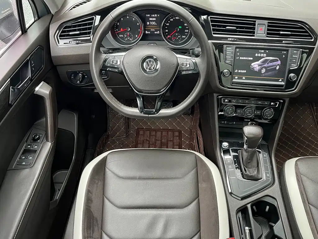 Volkswagen Tiguan L — фото 9