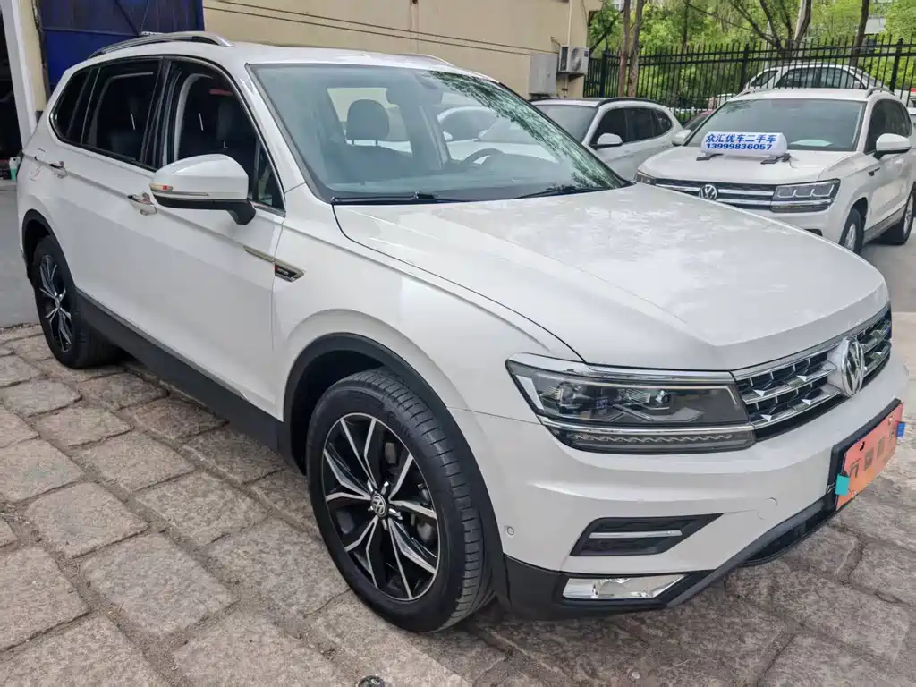 Volkswagen Tiguan L — фото 3