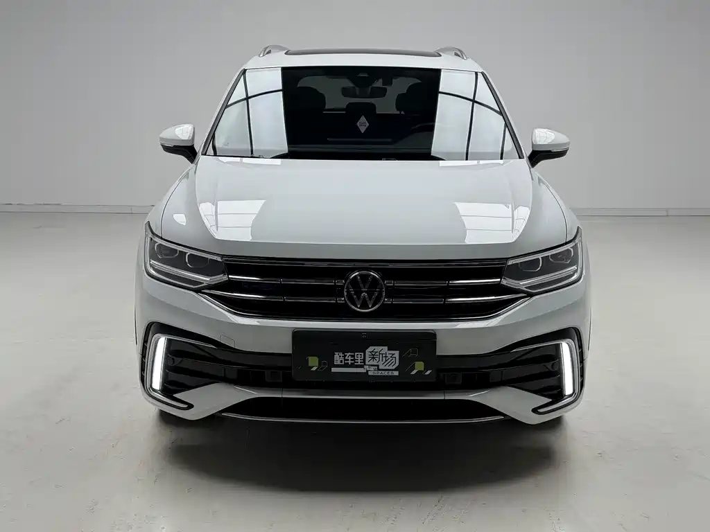 Volkswagen Tiguan L PHEV — фото 2