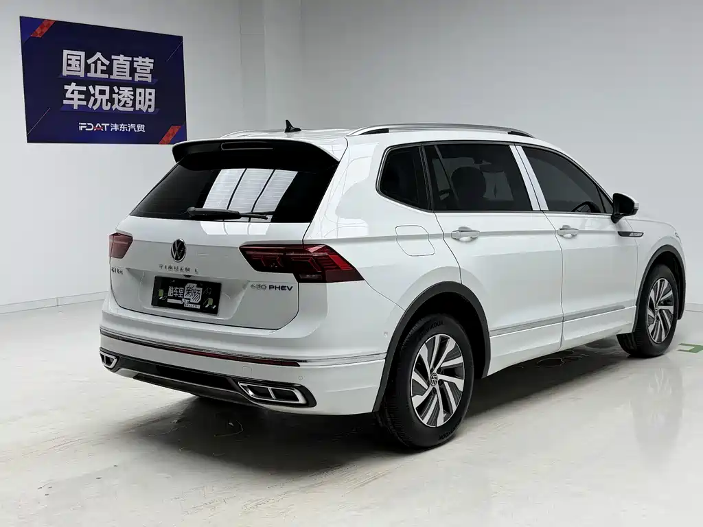 Volkswagen Tiguan L PHEV — фото 4