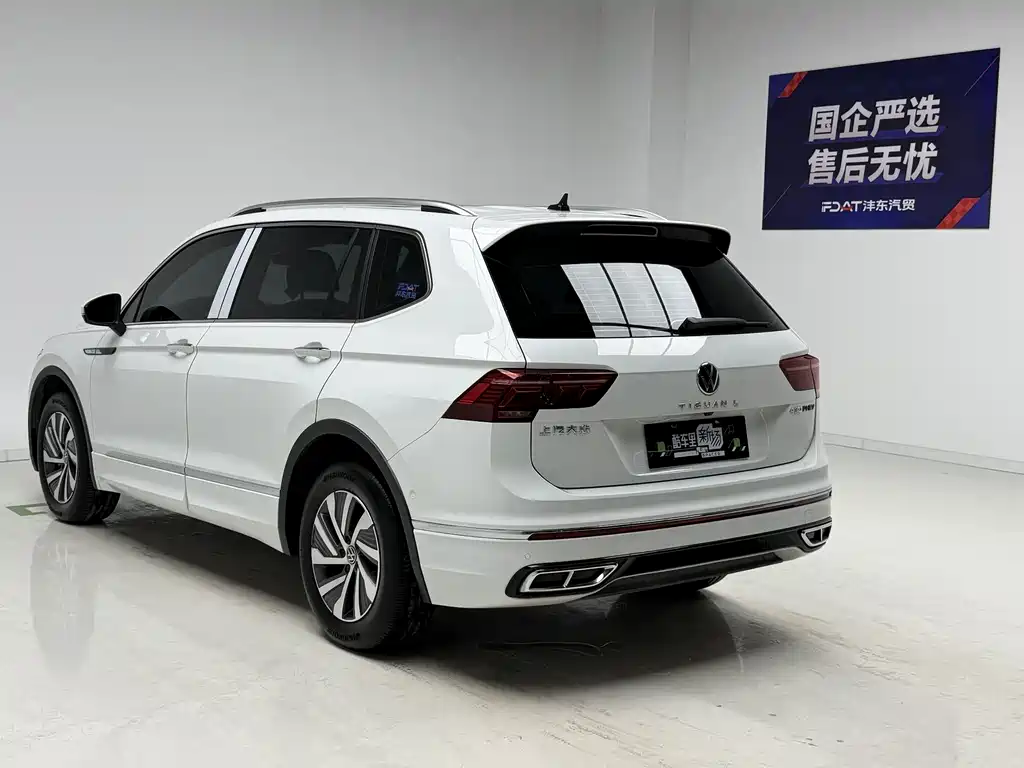 Volkswagen Tiguan L PHEV — фото 6