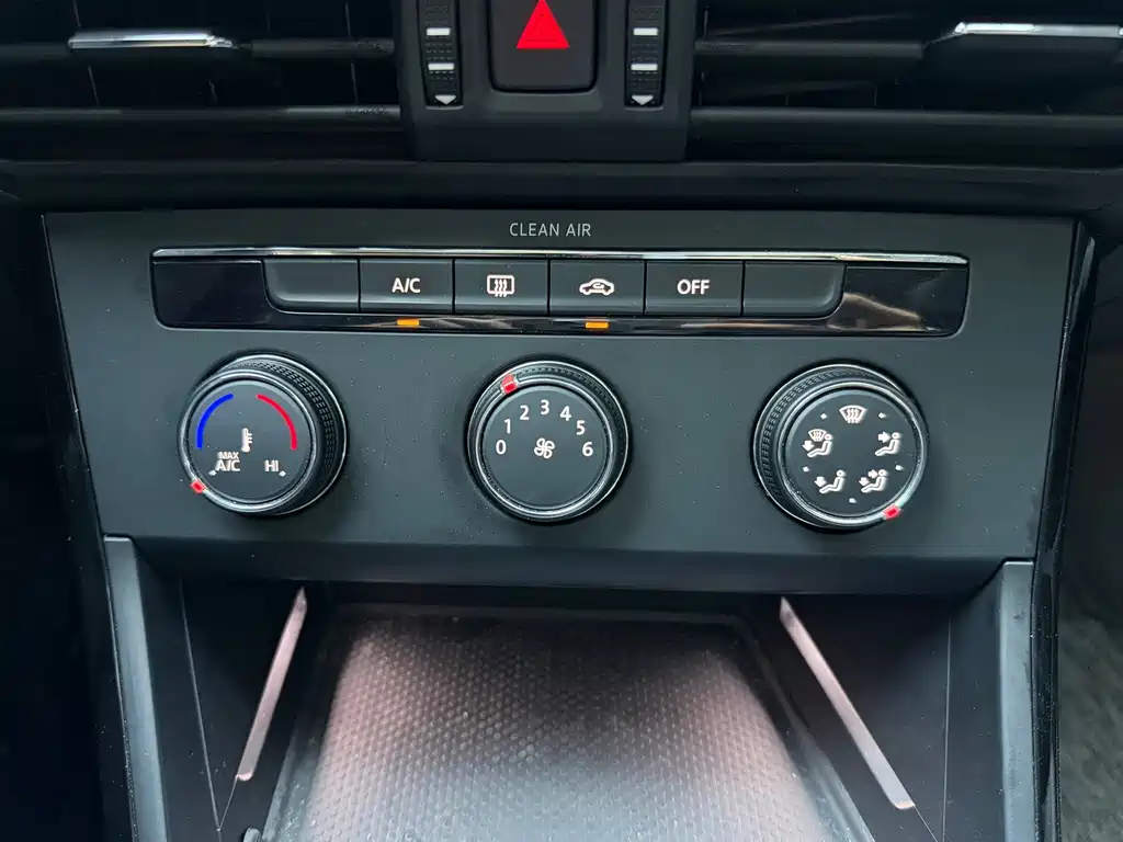 Volkswagen Passat — фото 11