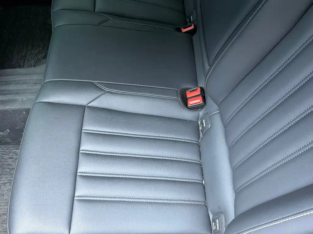 Volkswagen Passat — фото 13