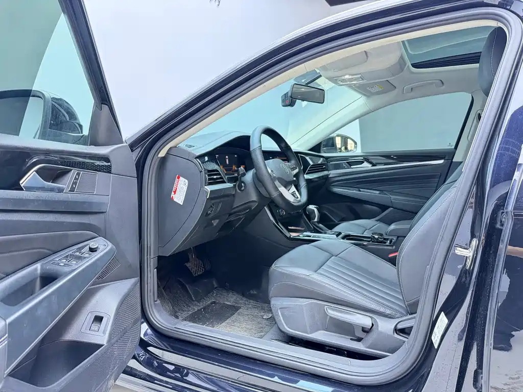Volkswagen Passat — фото 14