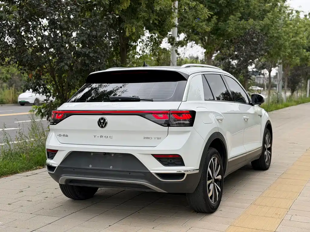 Volkswagen T-Roc — фото 22