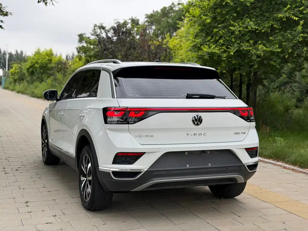 Volkswagen T-Roc — фото 24