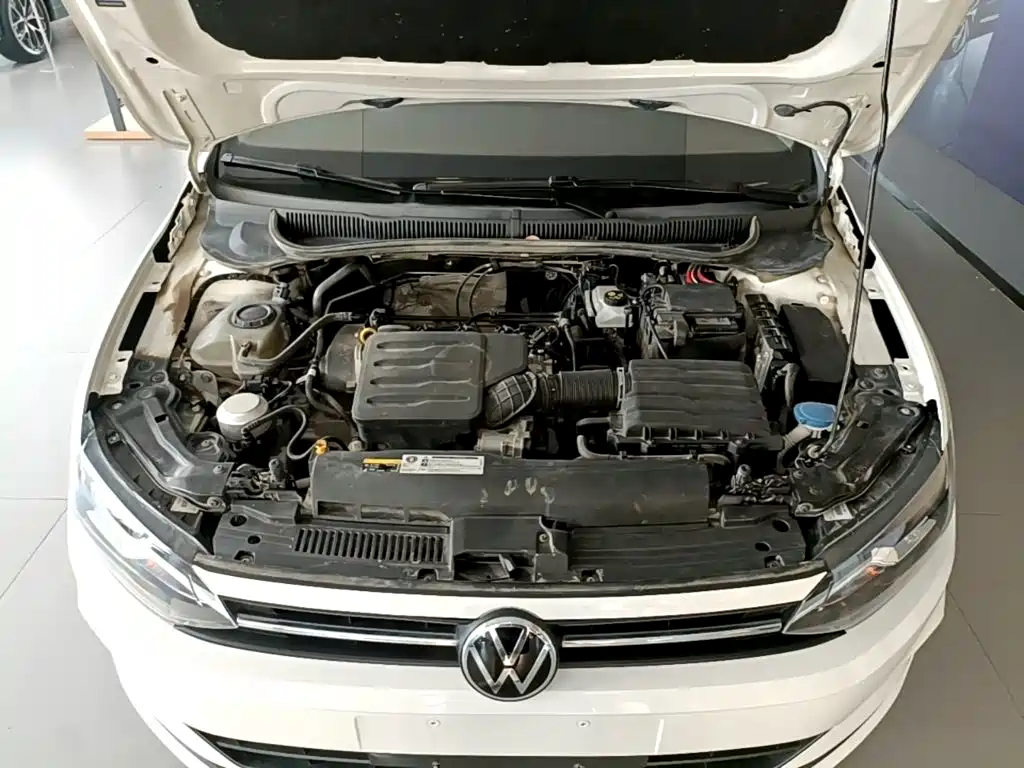 Volkswagen Polo — фото 20