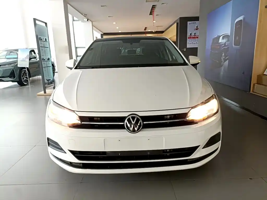 Volkswagen Polo — фото 3
