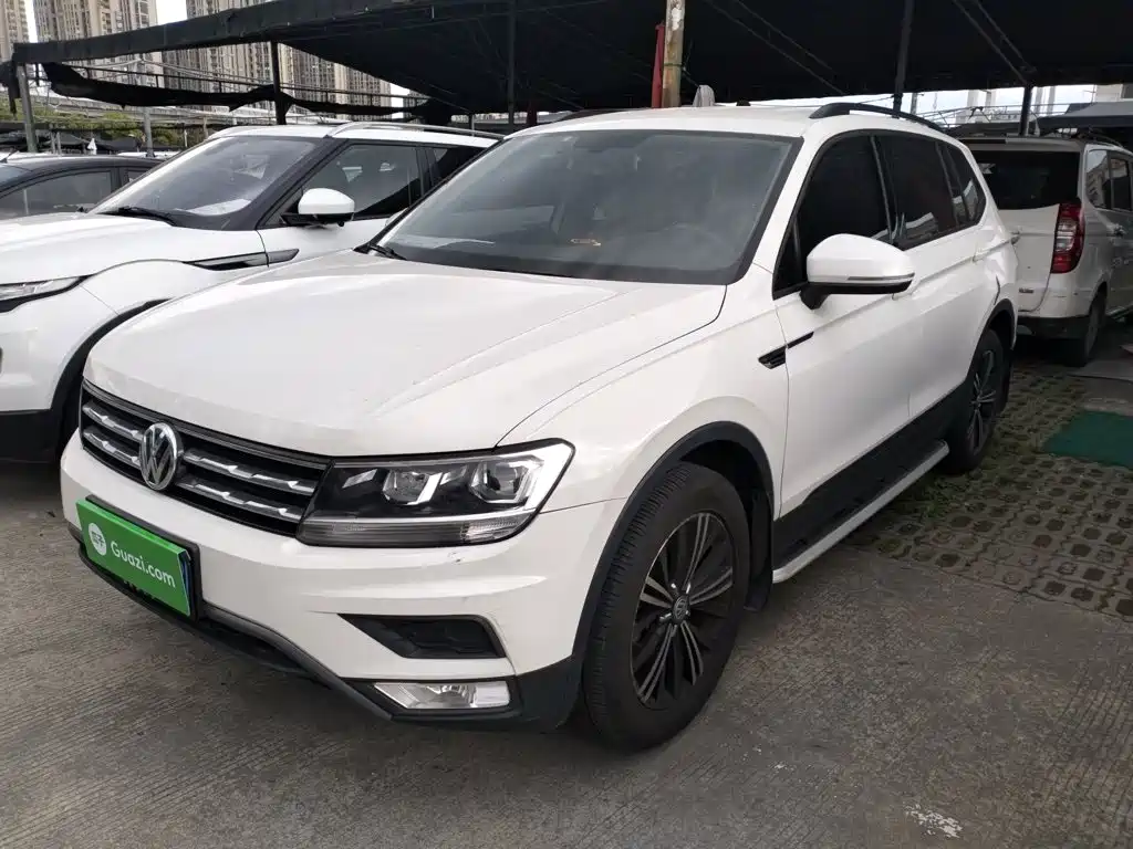 Volkswagen Tiguan L — фото 2