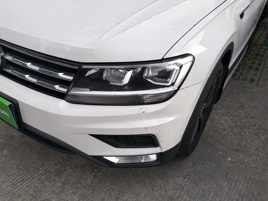 Volkswagen Tiguan L — фото 18
