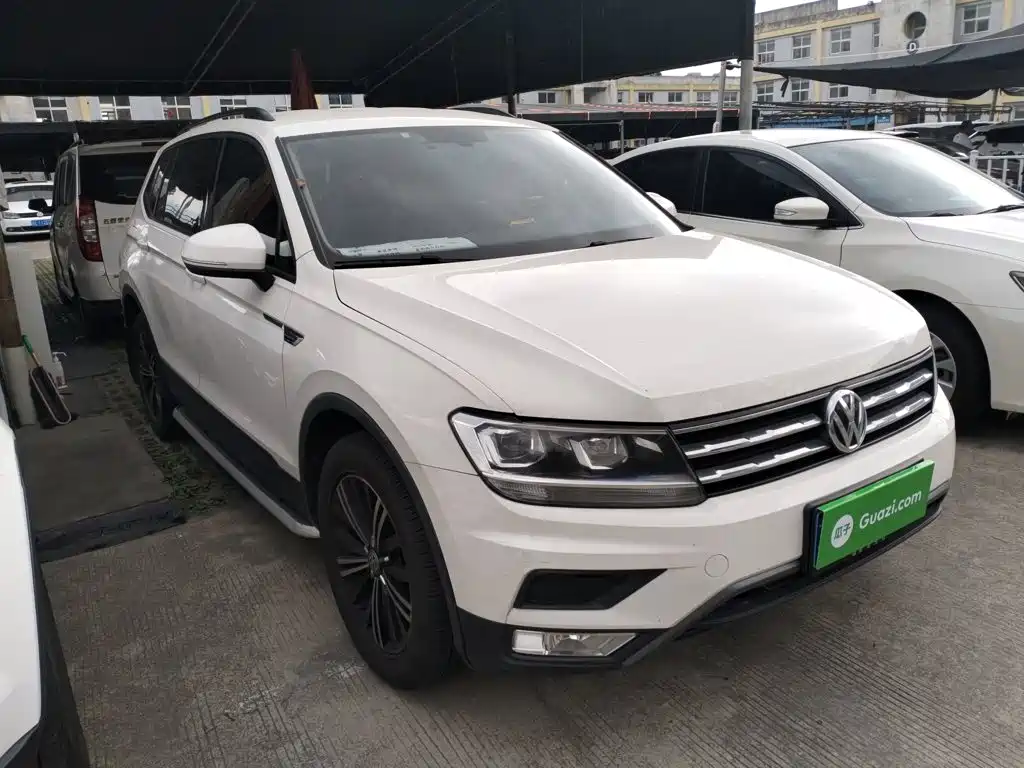 Volkswagen Tiguan L — фото 22