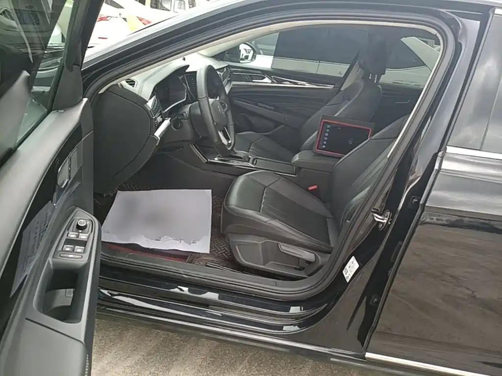 Volkswagen Passat — фото 11