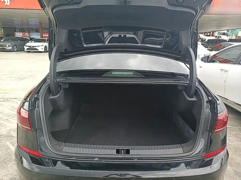 Volkswagen Passat — фото 14