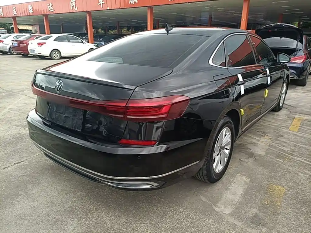 Volkswagen Passat — фото 4
