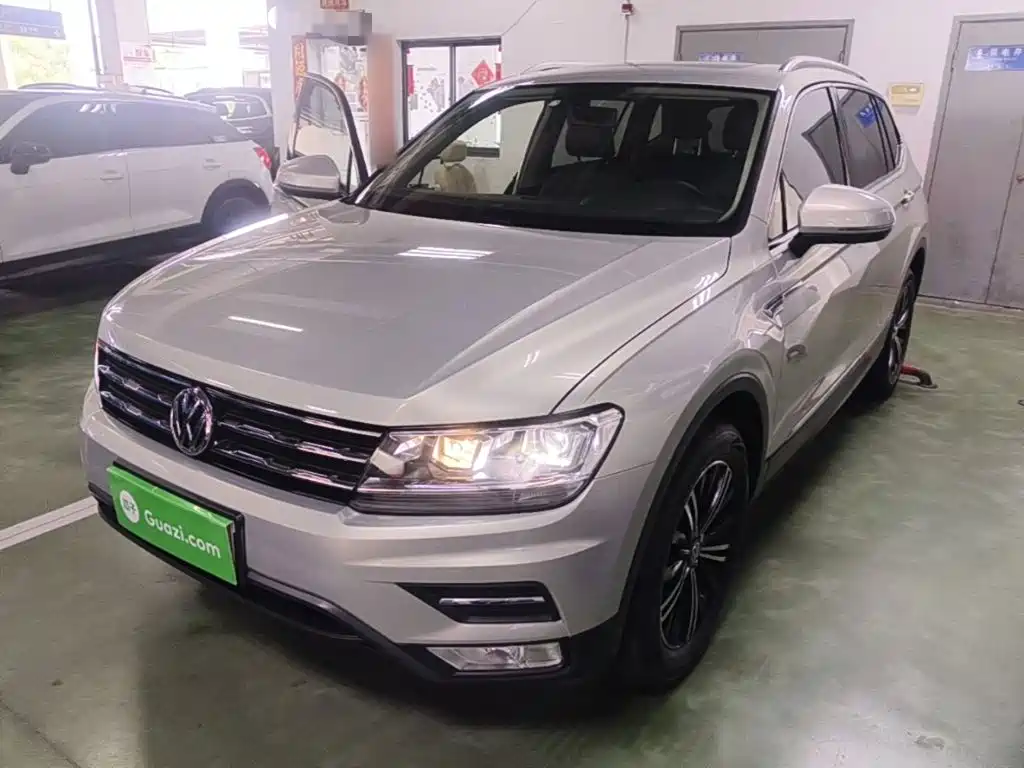 Volkswagen Tiguan L — фото 2