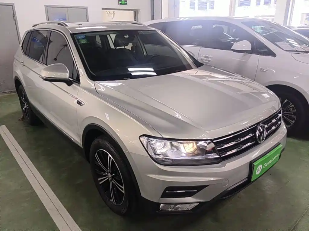 Volkswagen Tiguan L — фото 4