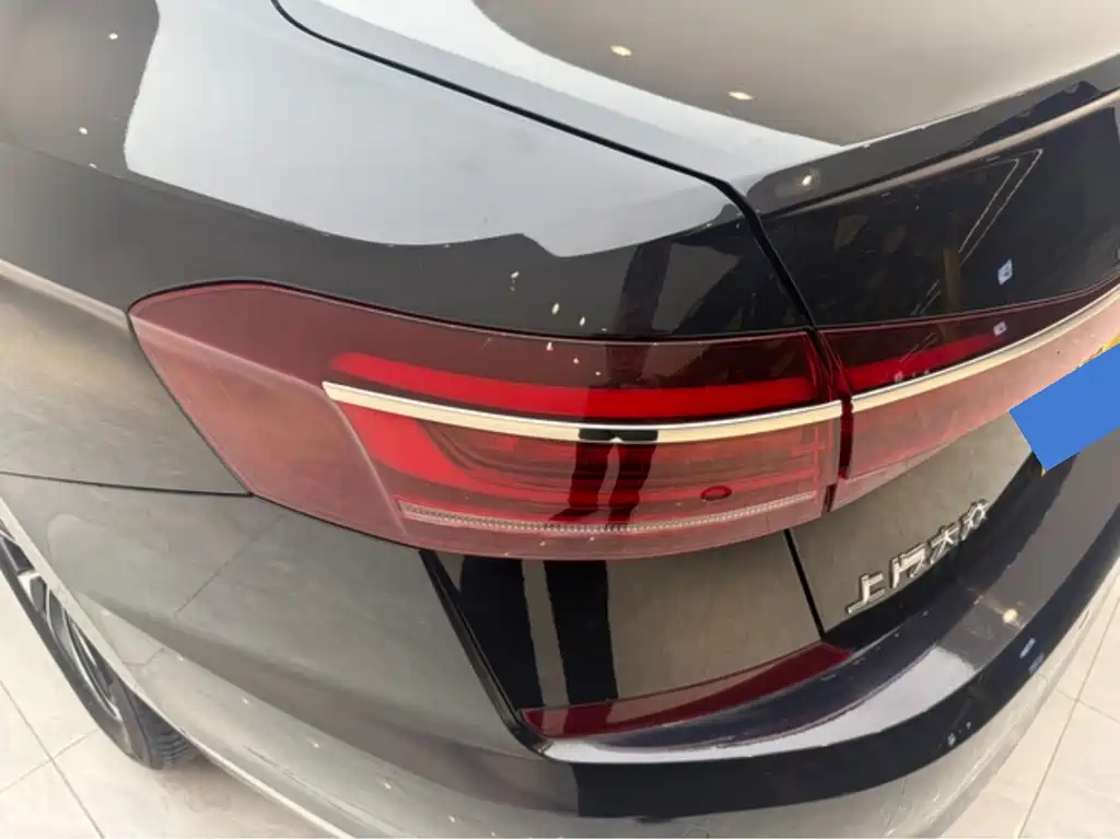Volkswagen Passat — фото 17