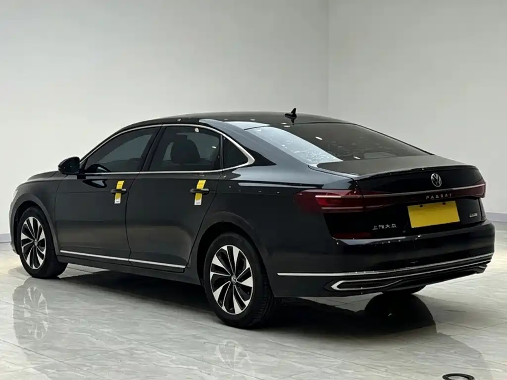 Volkswagen Passat — фото 5