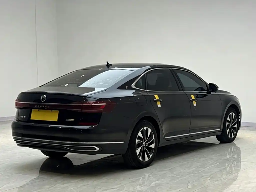 Volkswagen Passat — фото 7