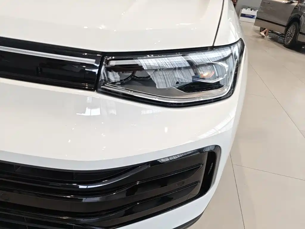 Volkswagen Tharu — фото 24