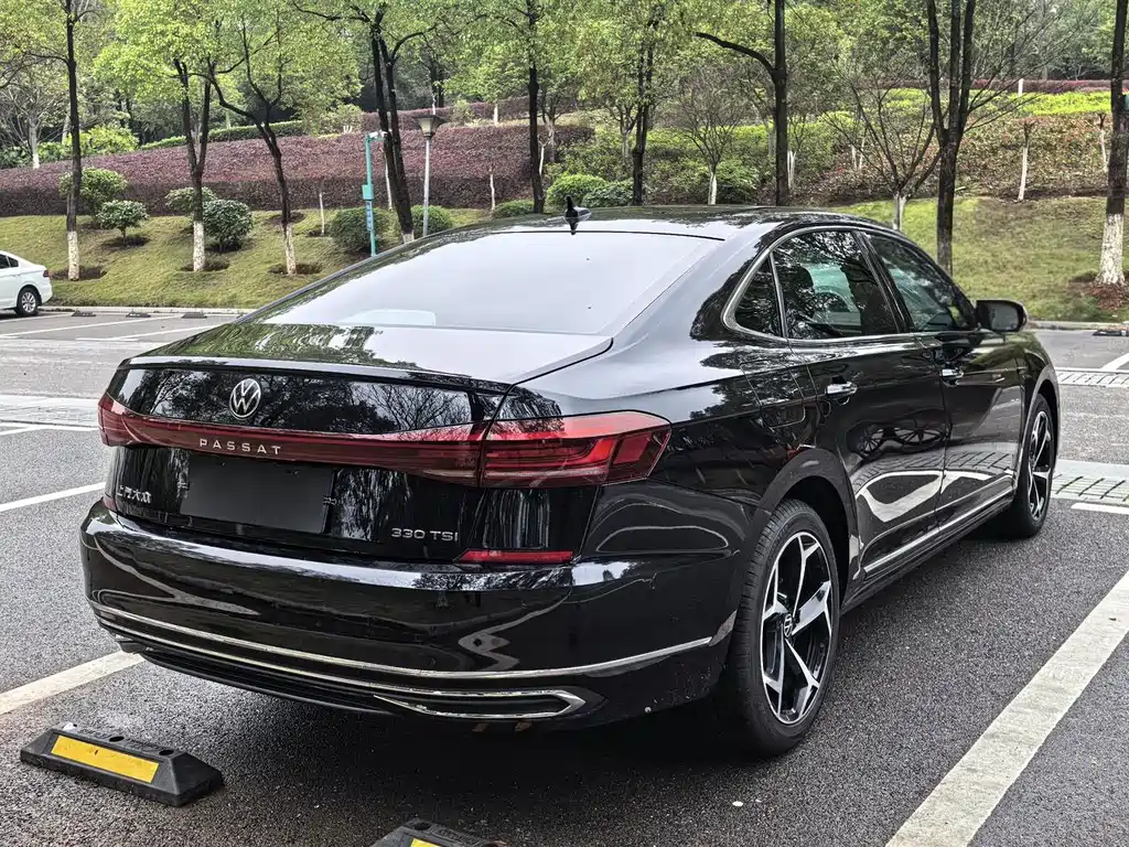 Volkswagen Passat — фото 4