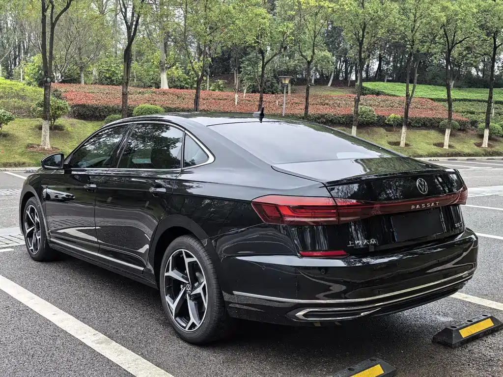 Volkswagen Passat — фото 6