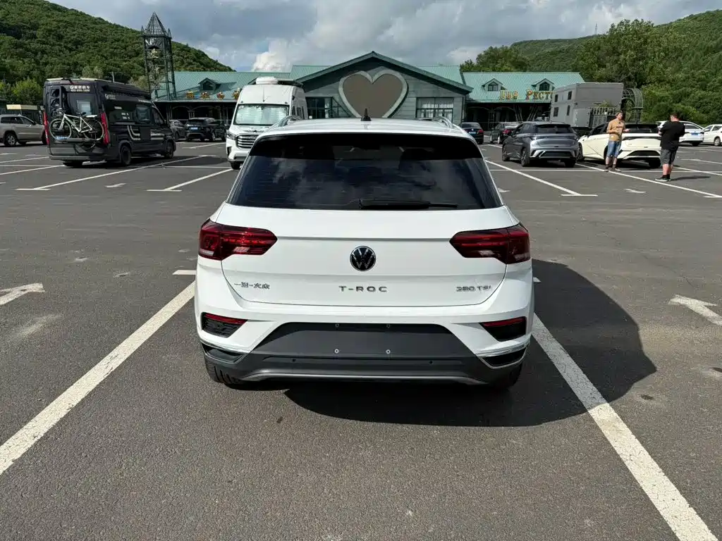 Volkswagen T-Roc — фото 5