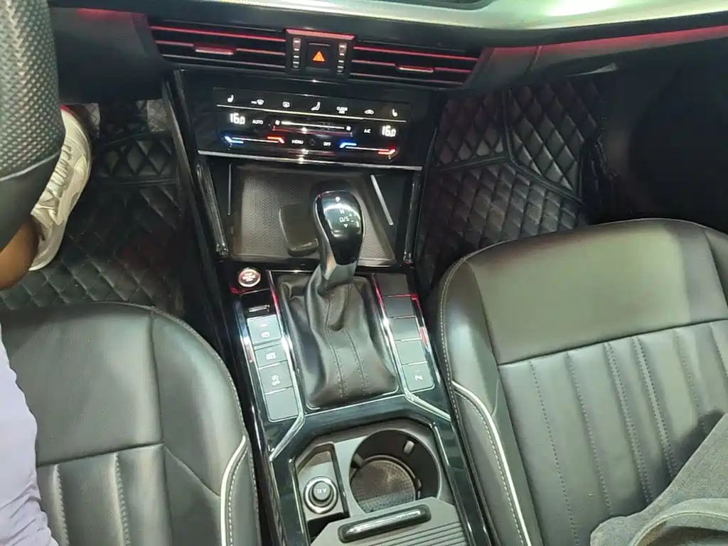 Volkswagen Passat — фото 14
