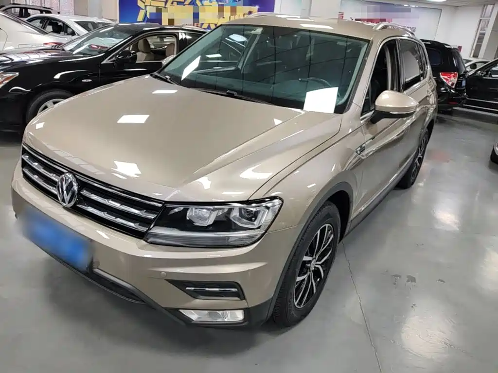 Volkswagen Tiguan L — фото 2