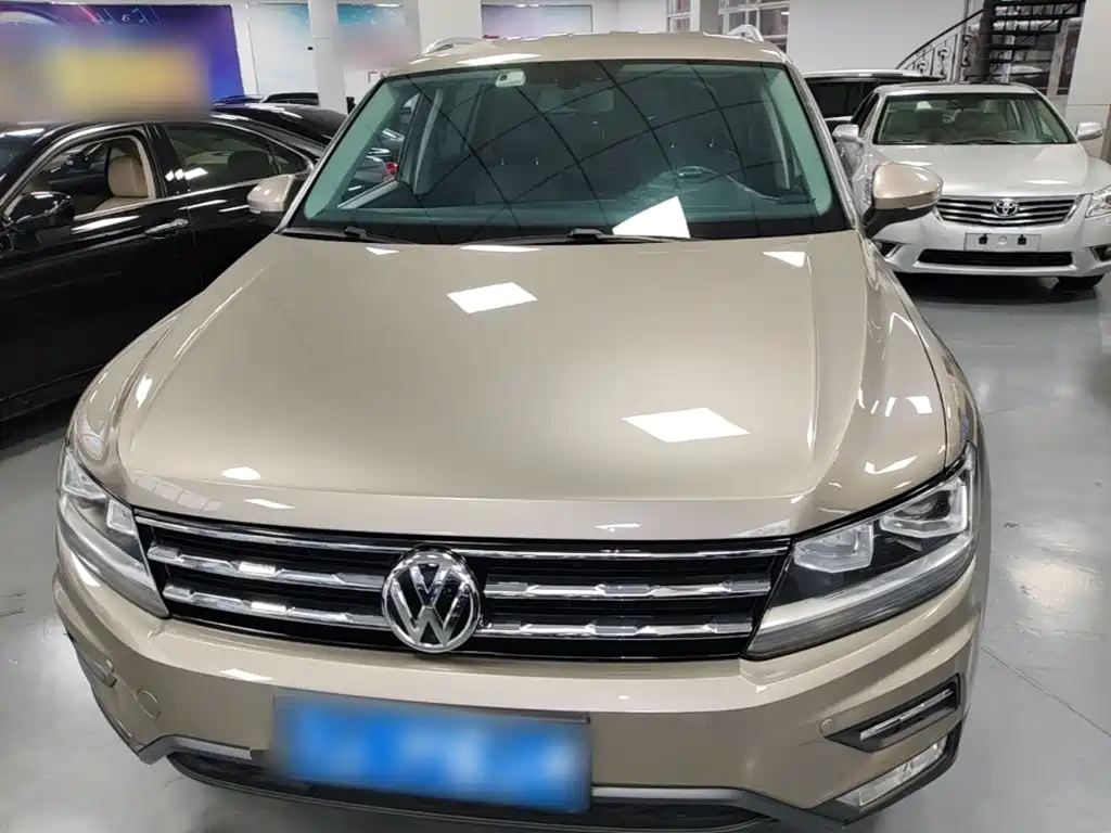Volkswagen Tiguan L — фото 3