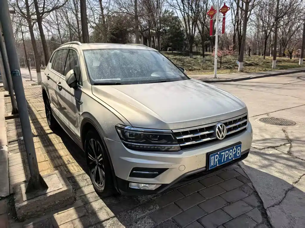 Volkswagen Tiguan L — фото 2