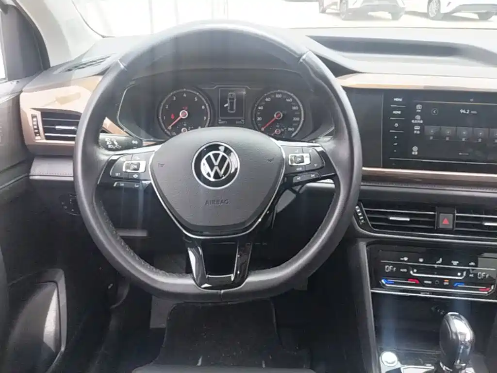 Volkswagen Tharu — фото 11