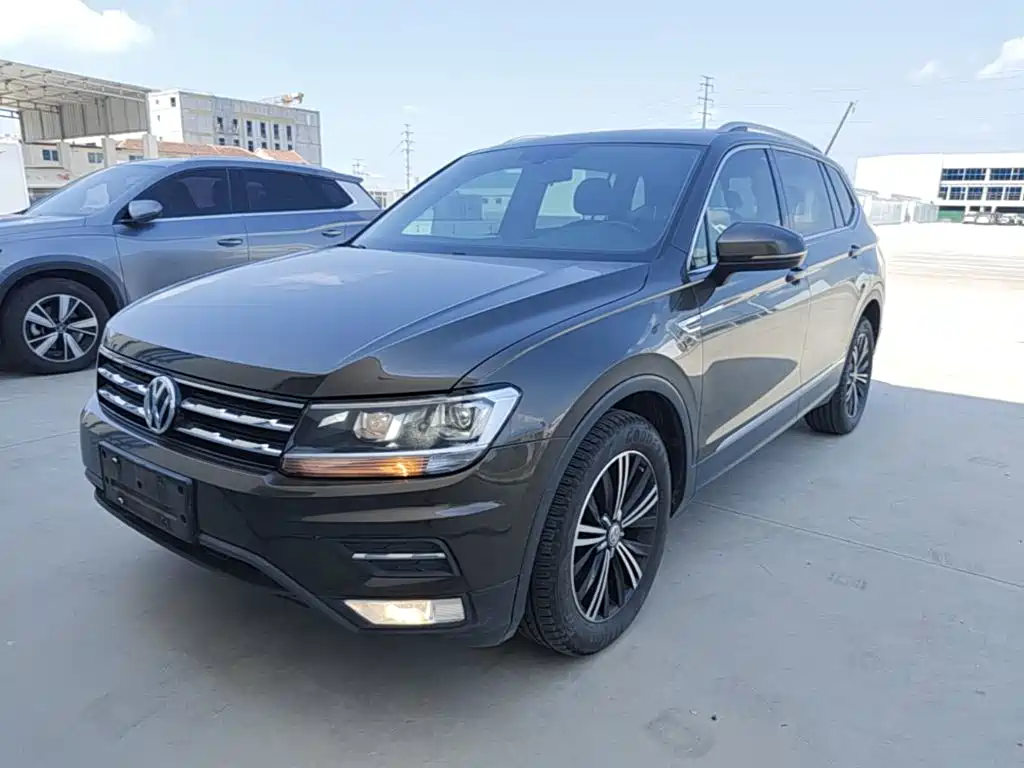 Volkswagen Tiguan L — фото 2