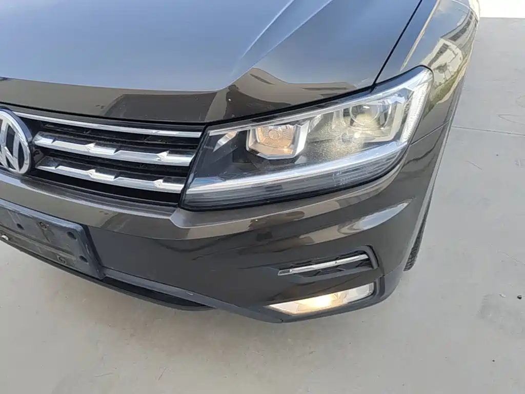 Volkswagen Tiguan L — фото 24