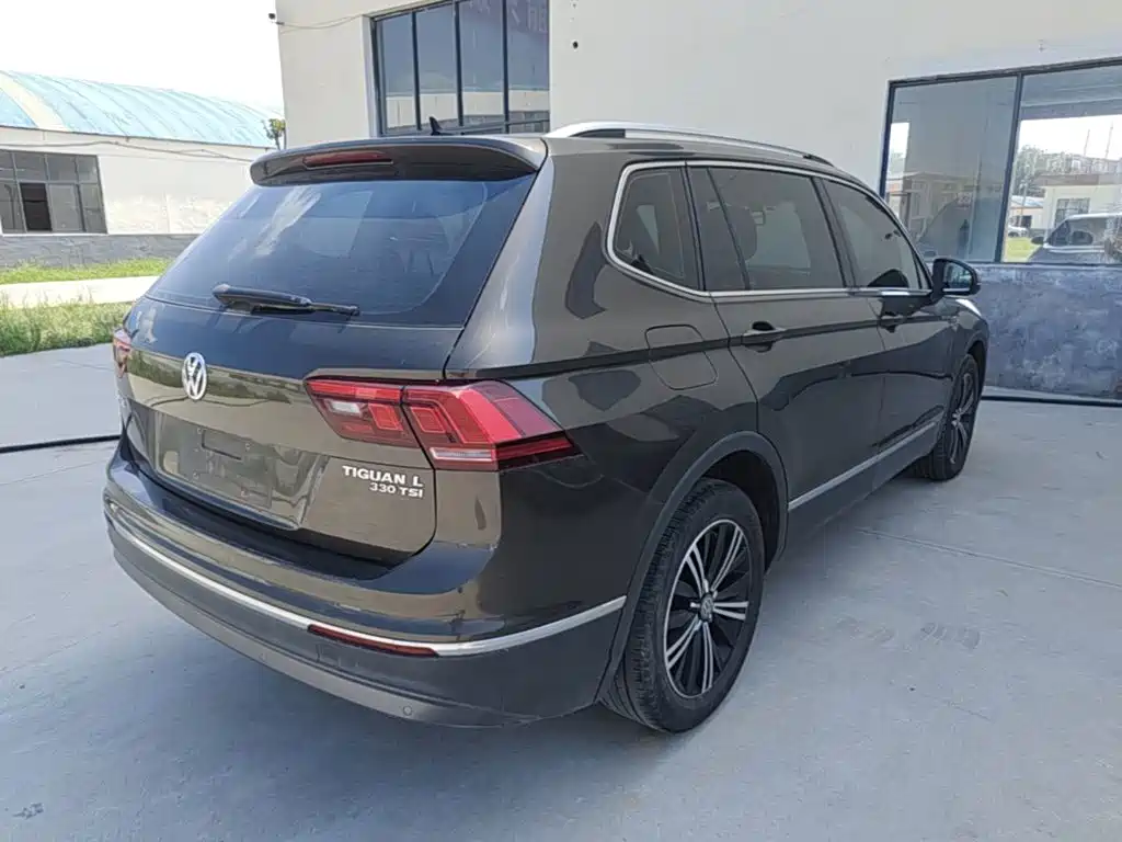 Volkswagen Tiguan L — фото 7