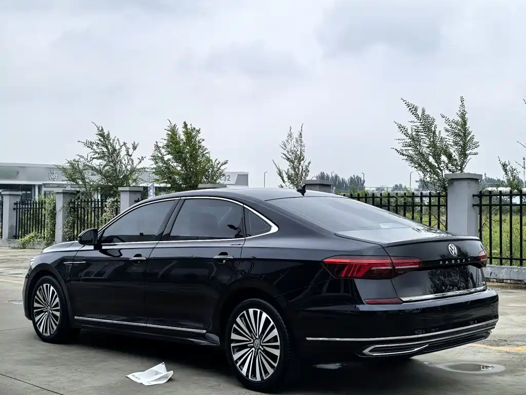 Volkswagen Passat — фото 7