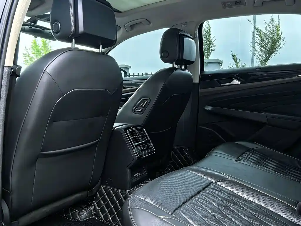 Volkswagen Passat — фото 10