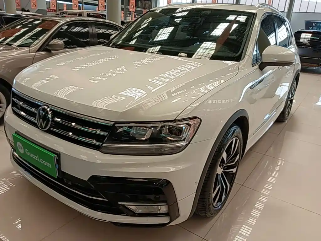 Volkswagen Tiguan L — фото 2