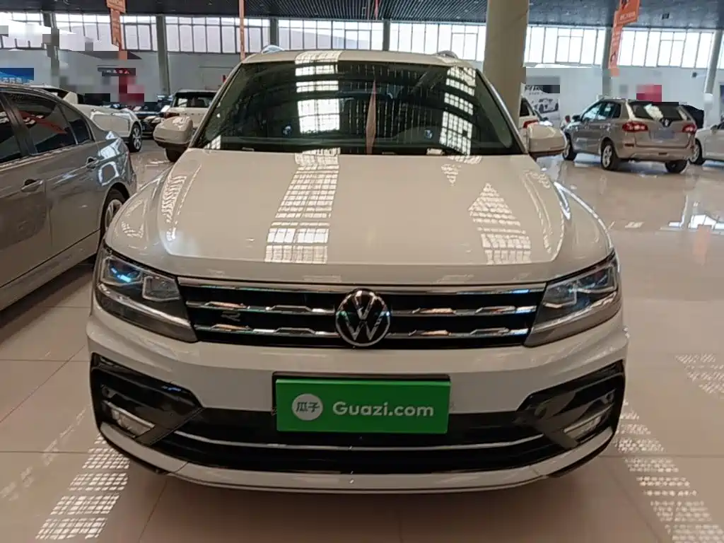 Volkswagen Tiguan L — фото 3