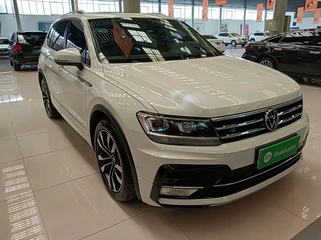 Volkswagen Tiguan L — фото 22