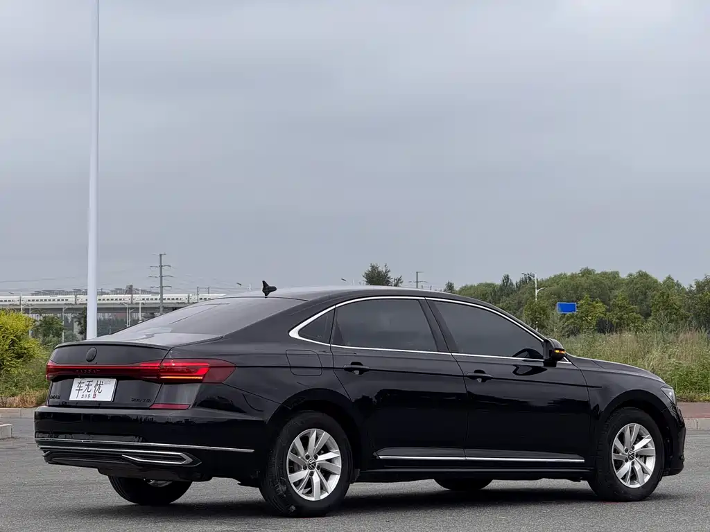 Volkswagen Passat — фото 4