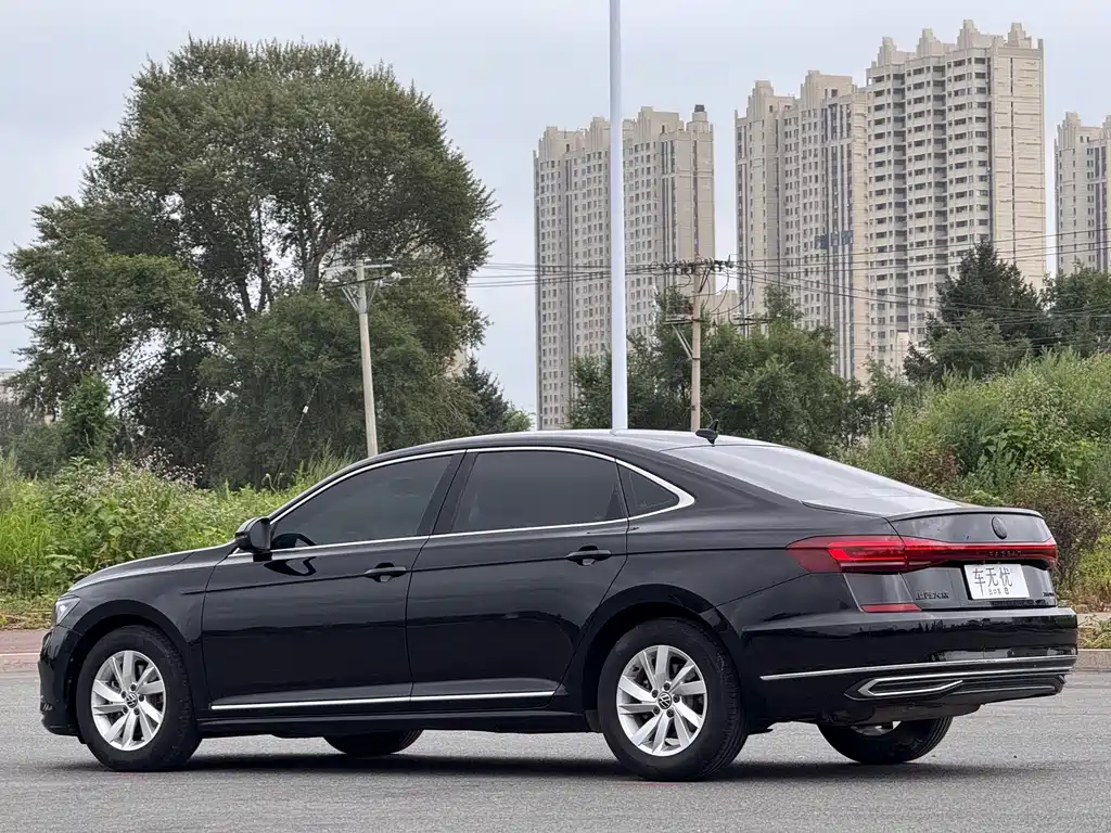 Volkswagen Passat — фото 5