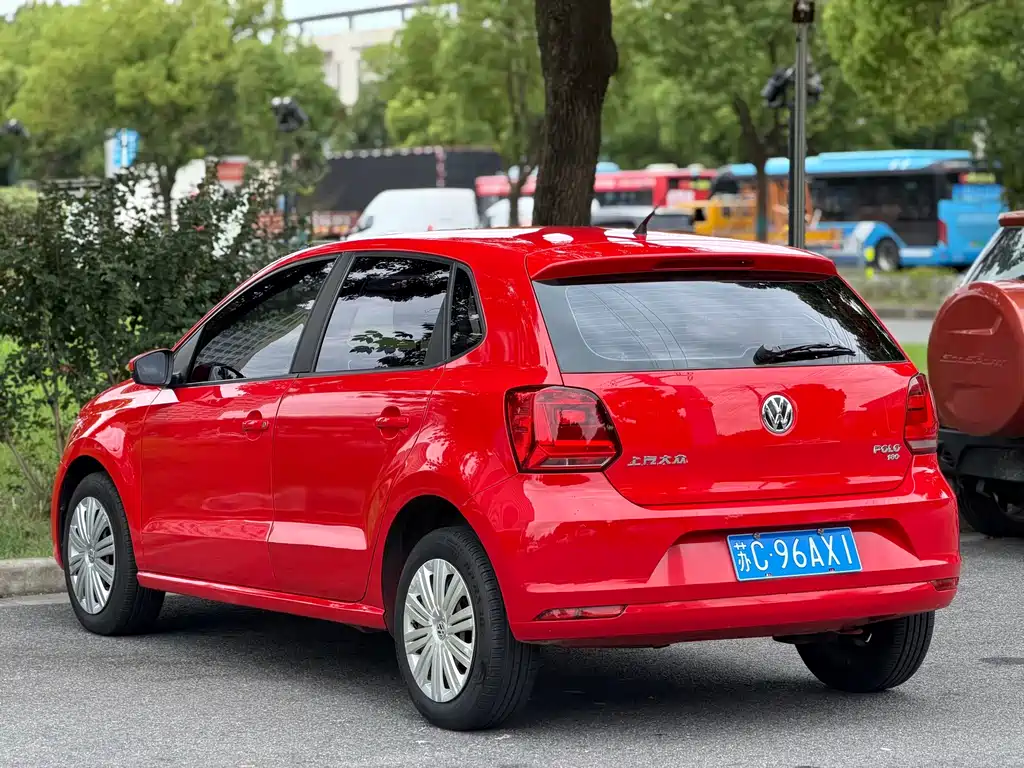 Volkswagen Polo — фото 4
