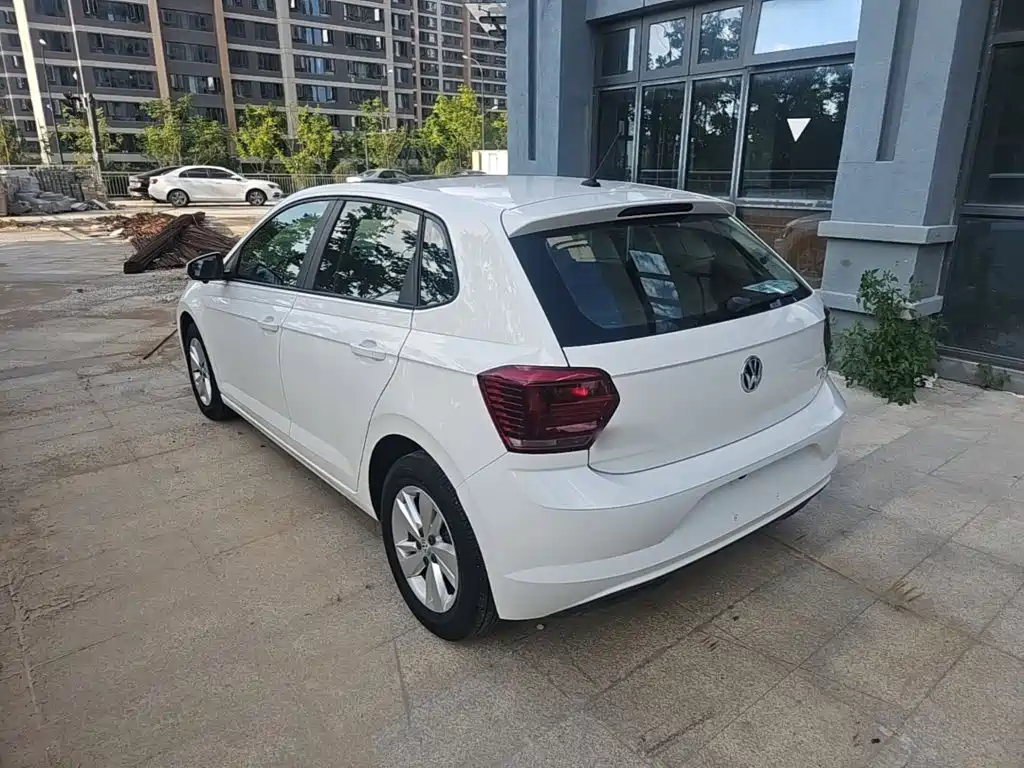 Volkswagen Polo — фото 5