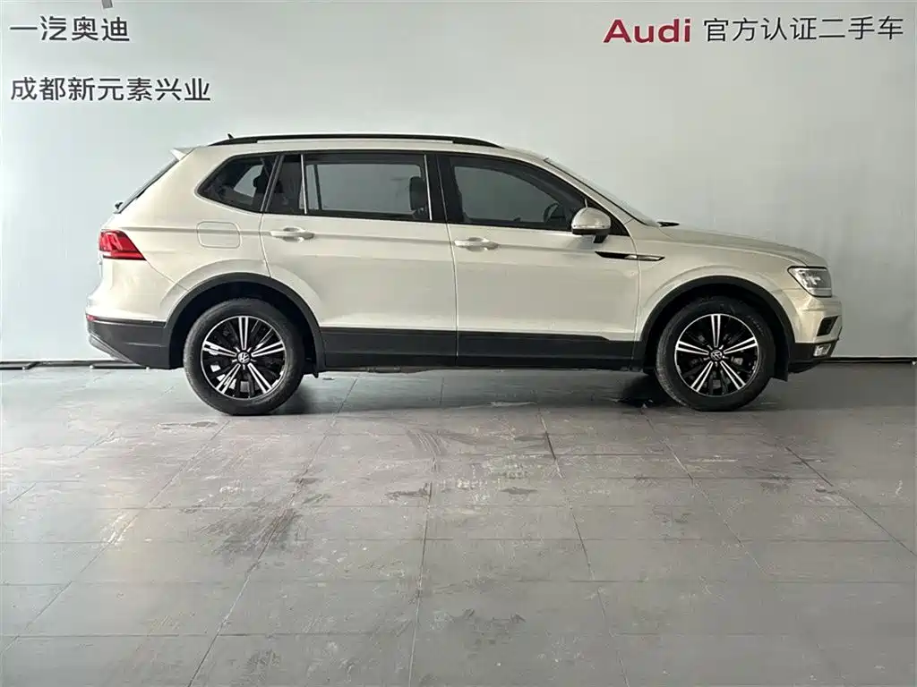 Volkswagen Tiguan L — фото 3