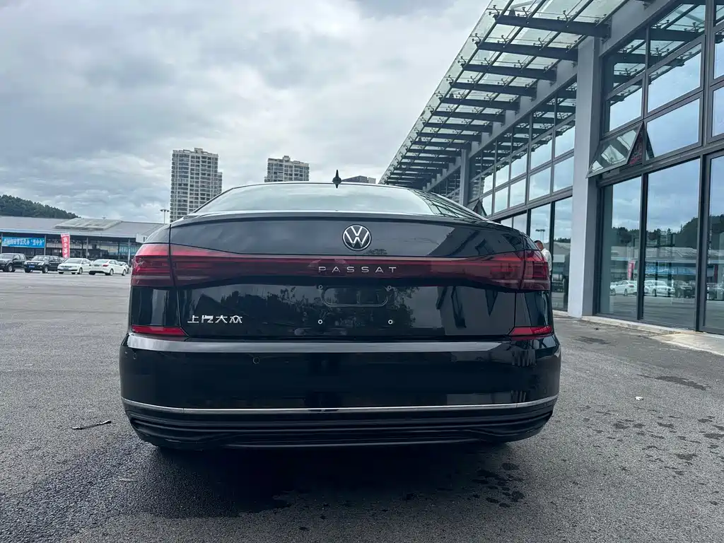 Volkswagen Passat — фото 8