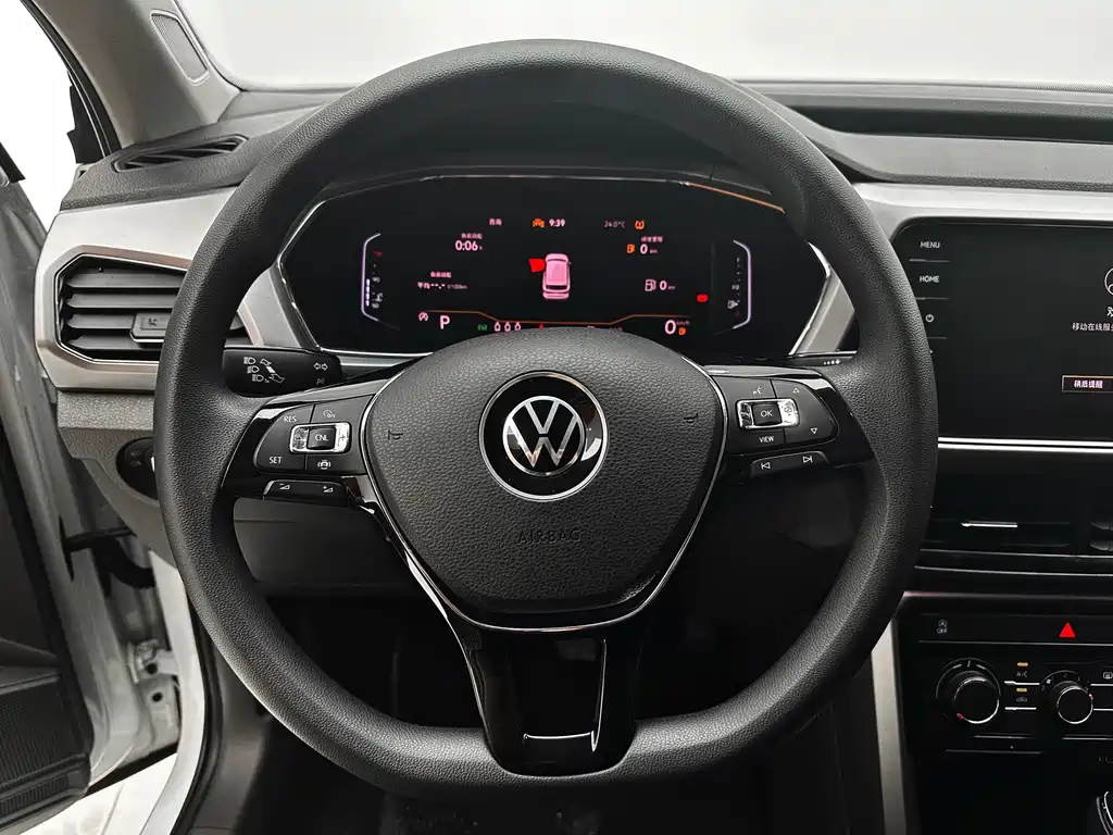 Volkswagen T-Cross — фото 11