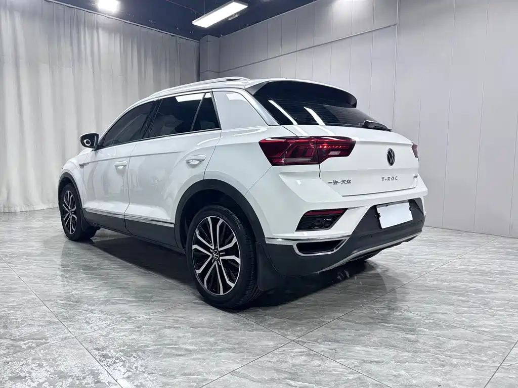 Volkswagen T-Roc — фото 4