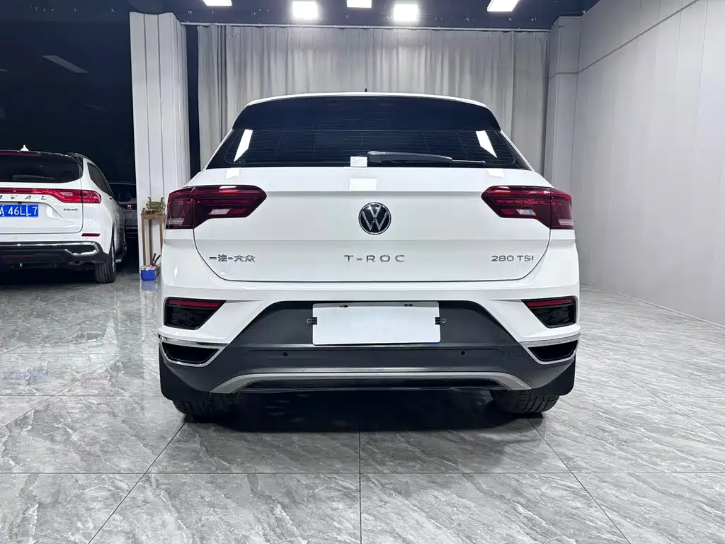 Volkswagen T-Roc — фото 5