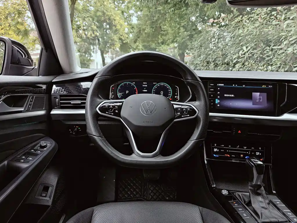 Volkswagen Passat — фото 11